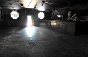 Rock n roll gives it up for auto parts and burgers on East Kings Hwy