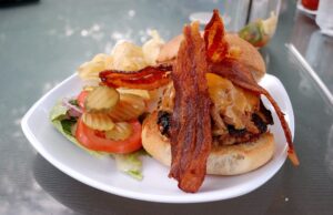 50 NW Louisiana Burgers with Zach Bührer – Week Three: Highland Table