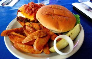 50 NW Louisiana Burgers with Zach Bührer – Week Four: The Blind Tiger