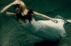 Special: Heliopolis Cover Artist Stephanie Fernandez