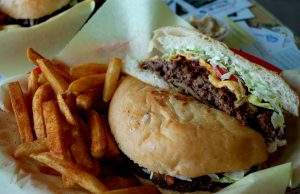 50 NW Louisiana Burgers with Zach Bührer – Week Seven: Papa & Co.